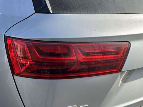 Used 2017 Audi Q7 3.0T Premium Plus image 5