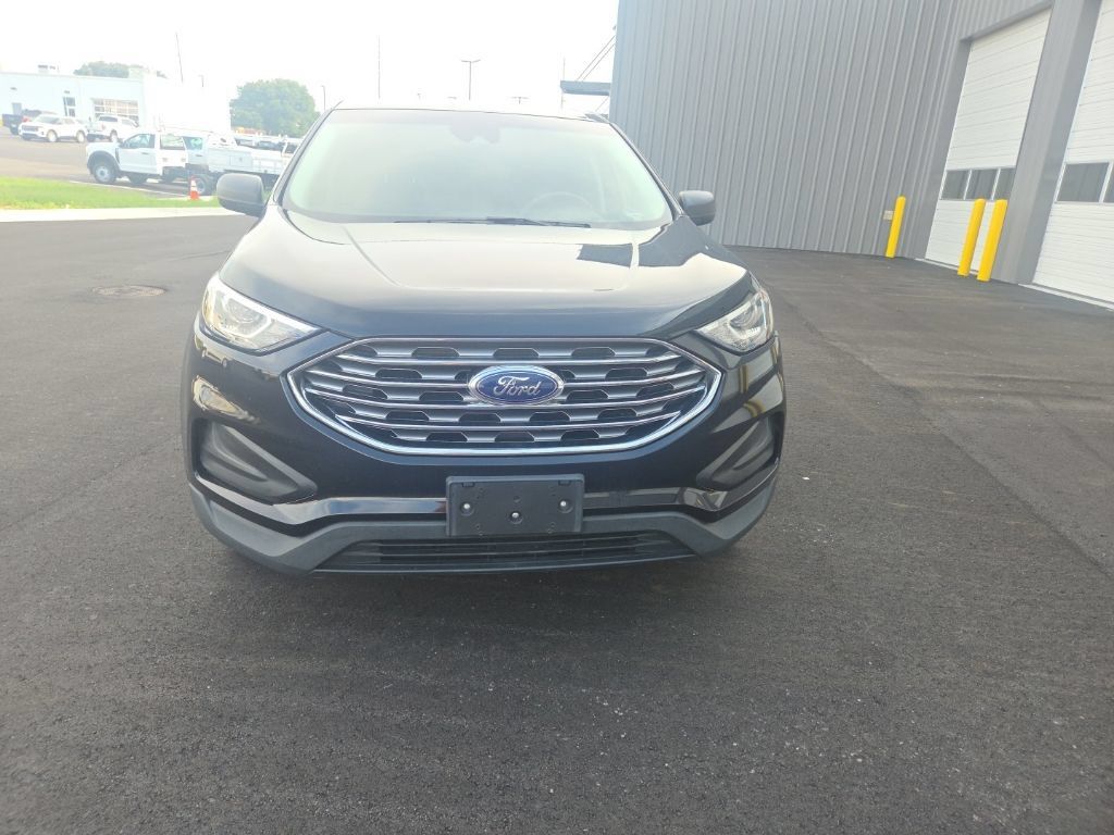 Used 2020 Ford Edge SE FWD image 2