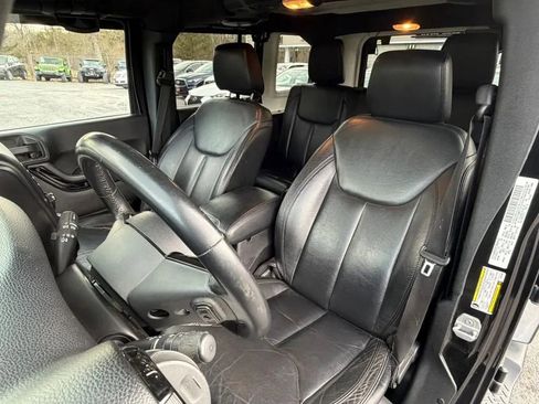 Used 2014 Jeep Wrangler Unlimited Sahara image 10