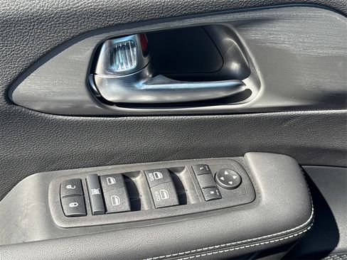 New 2025 Chrysler Voyager LX image 29