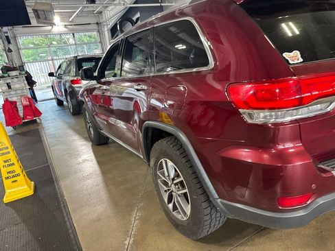 Used 2017 Jeep Grand Cherokee Limited RWD image 9