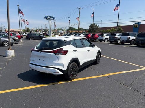Used 2024 Nissan Kicks S FWD image 7