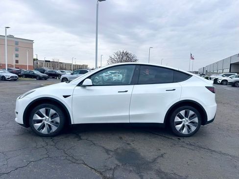 Used 2023 Tesla Model Y Long Range image 4