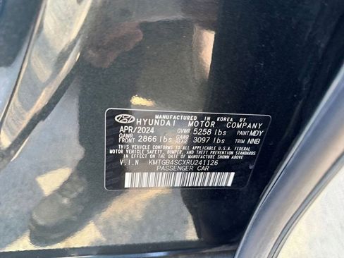 Used 2024 Genesis G80 2.5T image 36