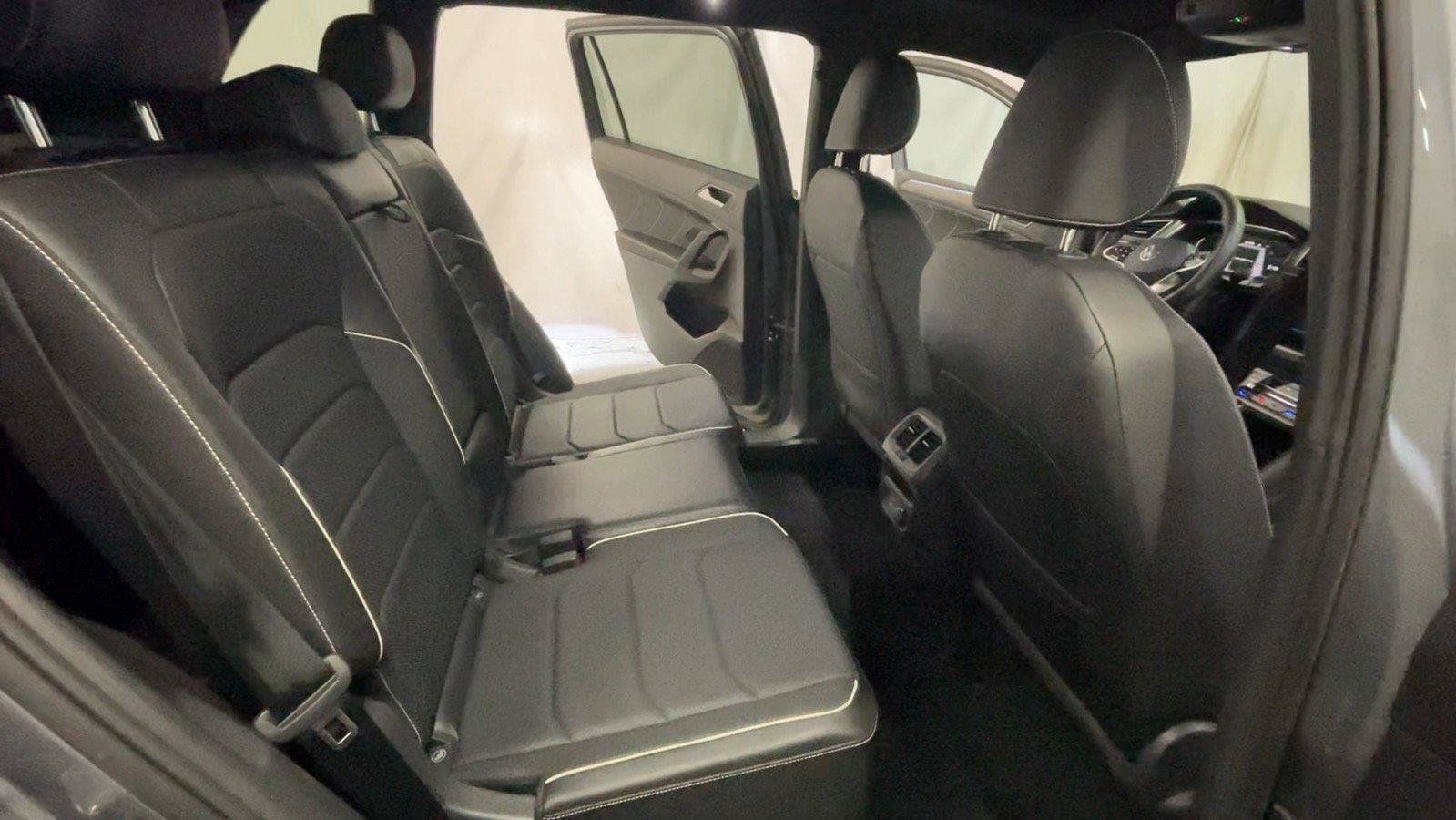 Used 2022 Volkswagen Tiguan SEL R-Line AWD/4WD image 25