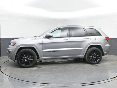 Used 2019 Jeep Grand Cherokee Altitude AWD/4WD image 6