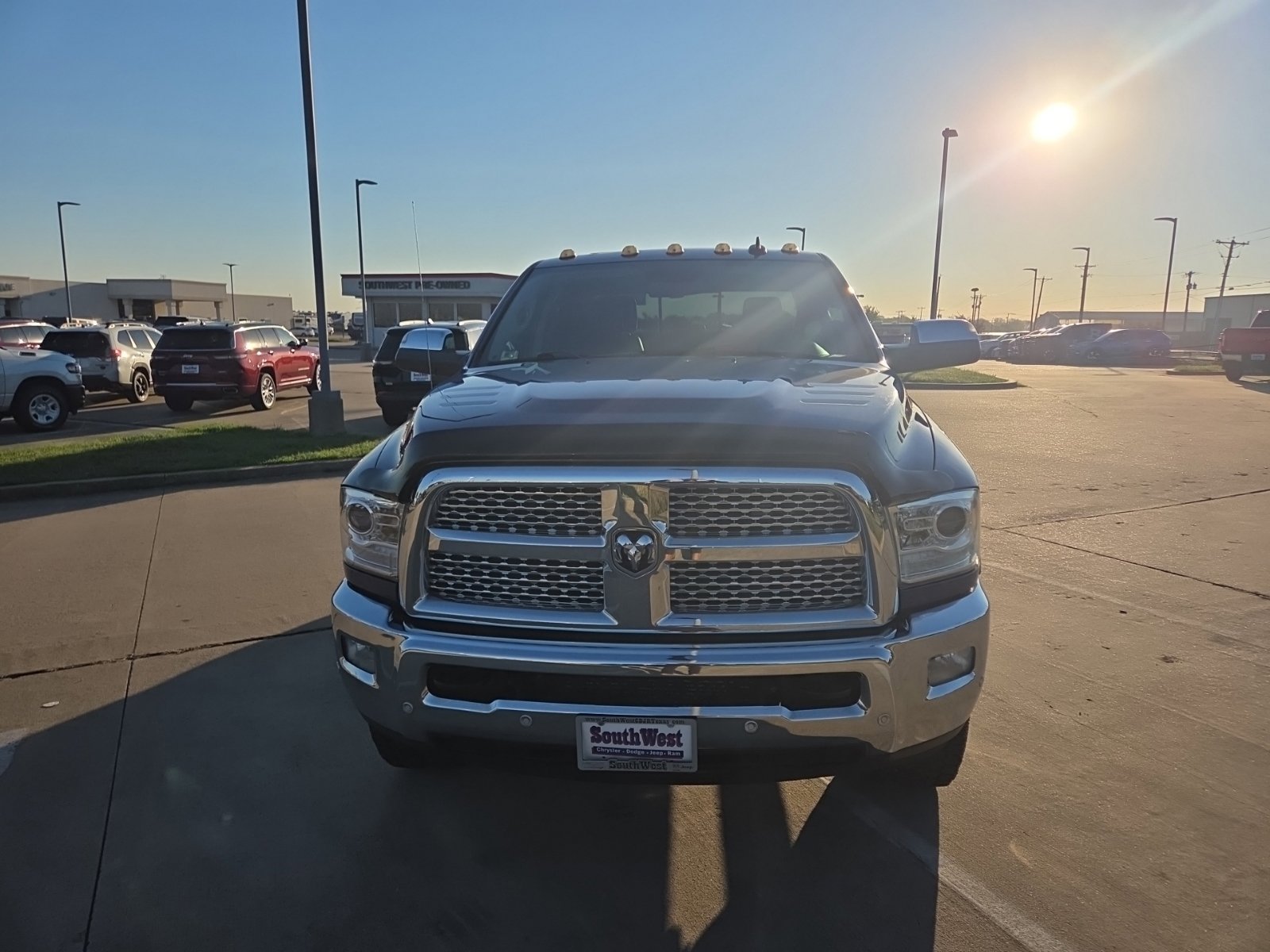 Used 2017 RAM 2500 Laramie w/ Convenience Group AWD/4WD image 2