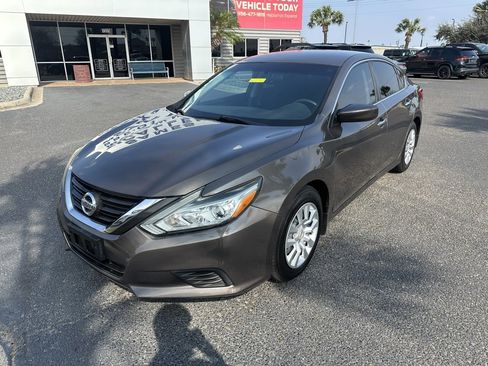 Used 2016 Nissan Altima 2.5 S w/ Power Driver Seat Package image 2