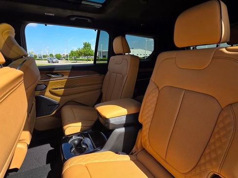 New 2025 Jeep Grand Cherokee L Summit image 23
