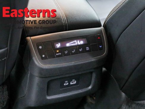 Used 2022 Nissan Pathfinder SL image 24