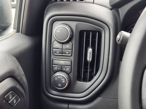 New 2025 Chevrolet Silverado 1500 Custom Trail Boss w/ Dark Appearance Package image 20