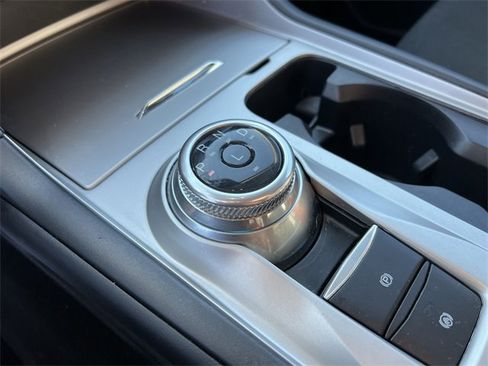 Used 2022 Ford Explorer XLT image 19