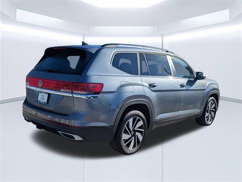 Used 2024 Volkswagen Atlas SE image 4