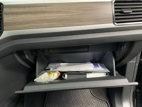 Used 2021 Volkswagen Atlas SEL Premium image 32