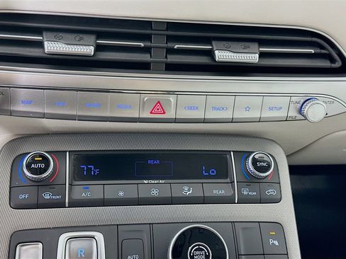 Used 2021 Hyundai Palisade SEL w/ Premium Package FWD image 16