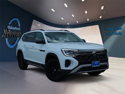 New 2025 Volkswagen Atlas Peak Edition SE