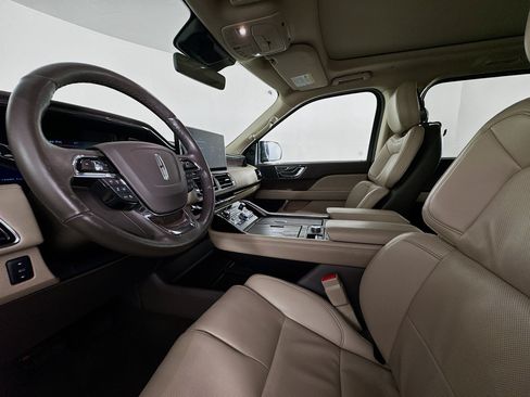 Used 2024 Lincoln Navigator Premiere AWD/4WD image 20