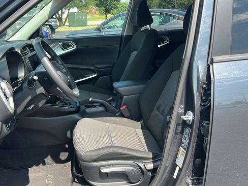 Used 2024 Kia Soul LX w/ Option Group 015 FWD image 10