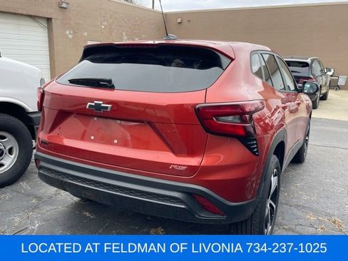 Used 2024 Chevrolet Trax RS w/ Driver Confidence Package image 3