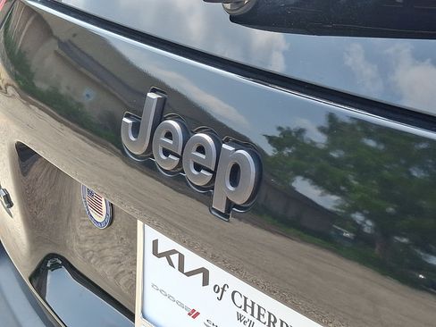Used 2021 Jeep Cherokee Latitude Lux 80th Anniv w/ Quick Order Package 26U 80TH AWD/4WD image 20