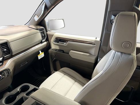 New 2026 GMC Sierra 1500 SLE w/ Preferred Package image 23