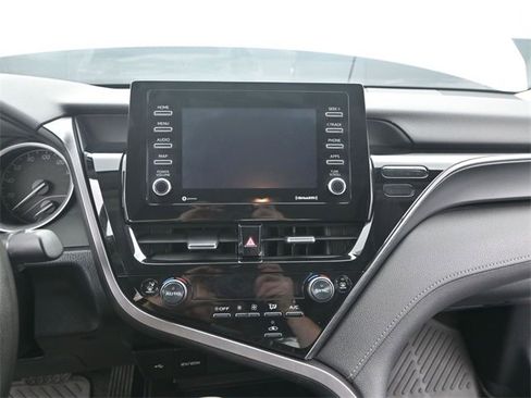 Used 2023 Toyota Camry LE image 7