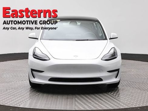 Used 2023 Tesla Model 3 Standard Range image 2