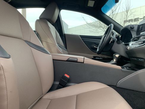 Certified 2025 Lexus ES 350 w/ Premium Package image 35