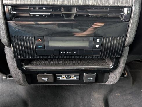 Used 2024 Jeep Wagoneer Series II w/ Flexible Seating Group AWD/4WD image 16