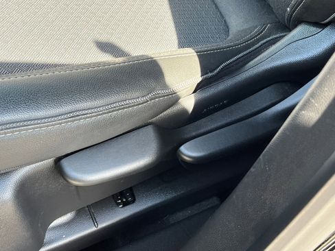 Used 2025 Buick Encore GX Preferred image 22