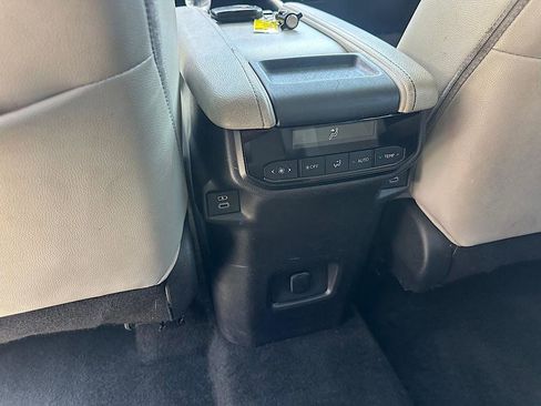 Certified 2024 Toyota Grand Highlander AWD image 19