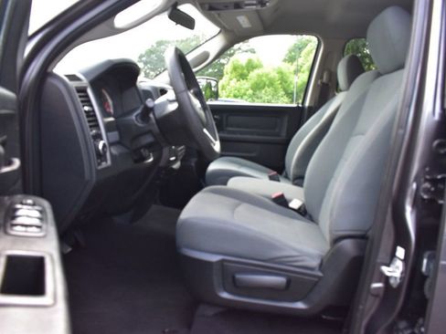 Used 2018 RAM 1500 Express image 13