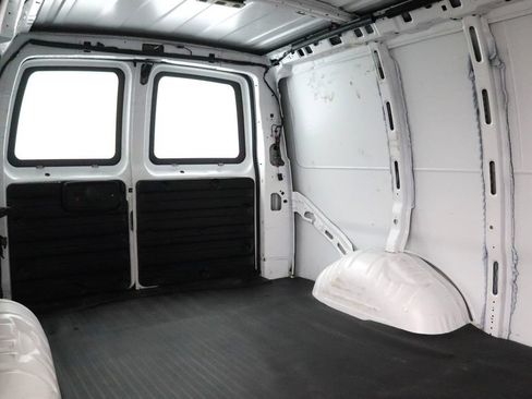 Used 2022 Chevrolet Express 2500 w/ Safety Package RWD image 9