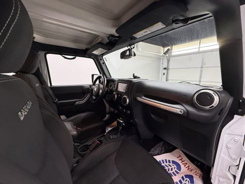 Used 2017 Jeep Wrangler Unlimited Sahara w/ Max Tow Package AWD/4WD image 20