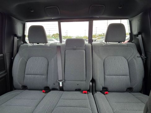 Used 2023 RAM 1500 Big Horn AWD/4WD image 33