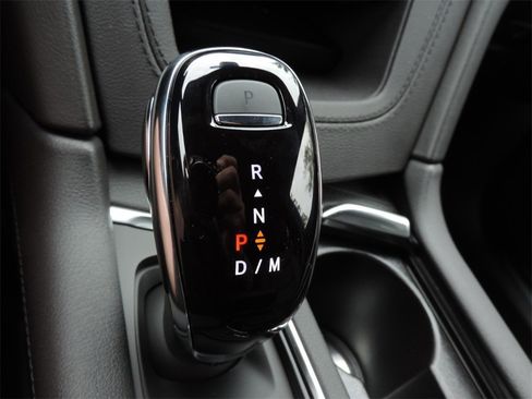 New 2026 Cadillac XT5 Luxury w/ LPO, ONYX Package image 20