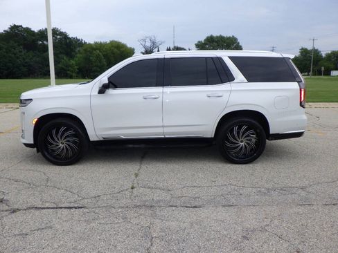 Used 2021 Cadillac Escalade Premium Luxury AWD/4WD image 2