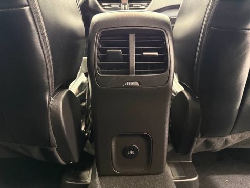 Used 2024 Ford Escape Platinum AWD/4WD image 30