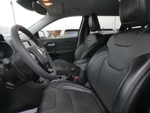 Used 2023 Jeep Cherokee Altitude Lux image 24