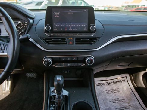 Used 2022 Nissan Altima 2.5 SR image 15