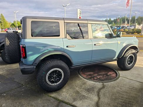 Used 2023 Ford Bronco Badlands image 3