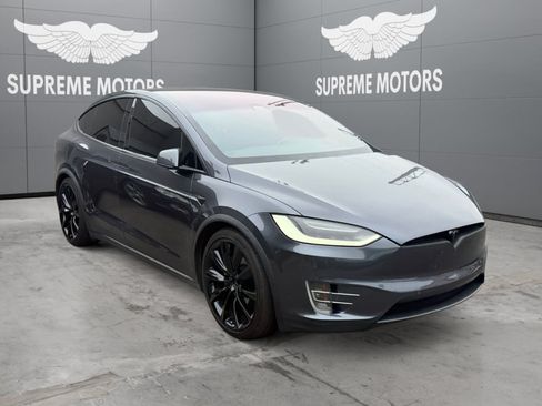 Used 2018 Tesla Model X 75D AWD/4WD image 2