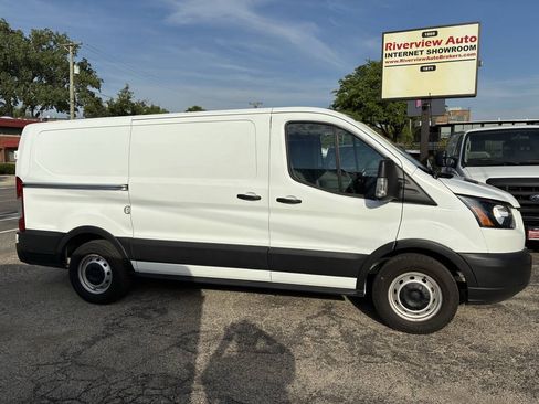 Used 2019 Ford Transit 150 130 Low Roof RWD image 3