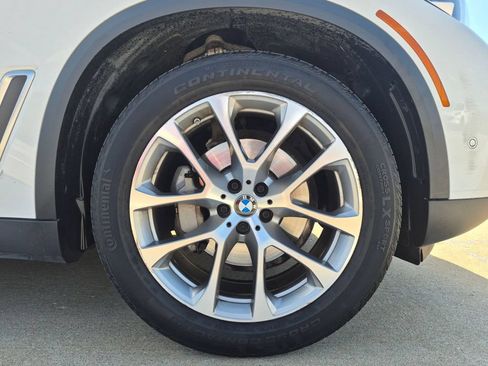 Used 2021 BMW X5 xDrive40i w/ Premium Package 3 AWD/4WD image 23