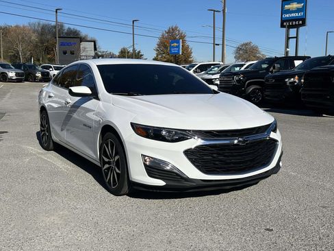 Used 2022 Chevrolet Malibu RS image 1