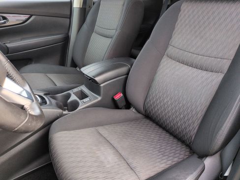 Certified 2018 Nissan Rogue SV image 25