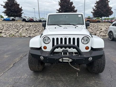 Used 2014 Jeep Wrangler Unlimited Sahara w/ Dual Top Group AWD/4WD image 2