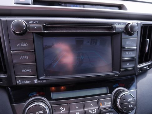 Used 2015 Toyota RAV4 XLE FWD image 22