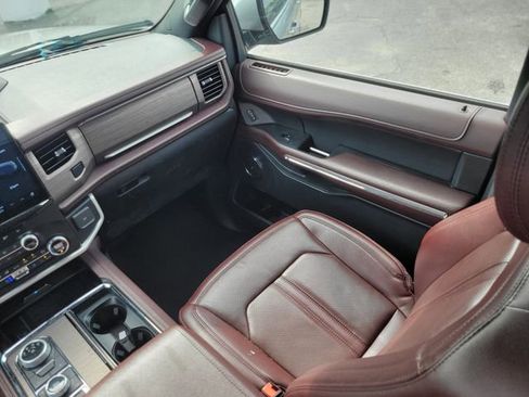 Certified 2024 Ford Expedition Limited image 13