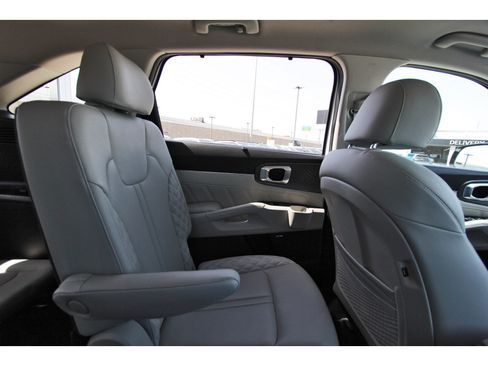 Certified 2023 Kia Sorento SX AWD/4WD image 13
